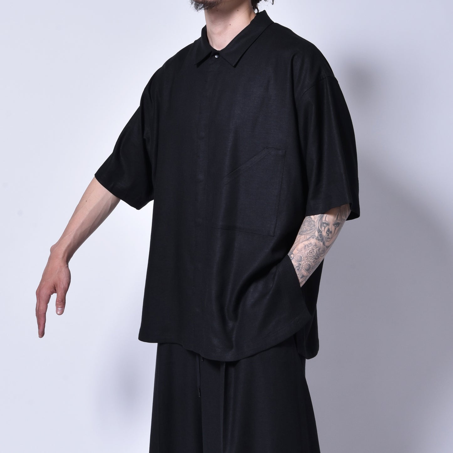 rin / Fri Front S/S Shirt BK
