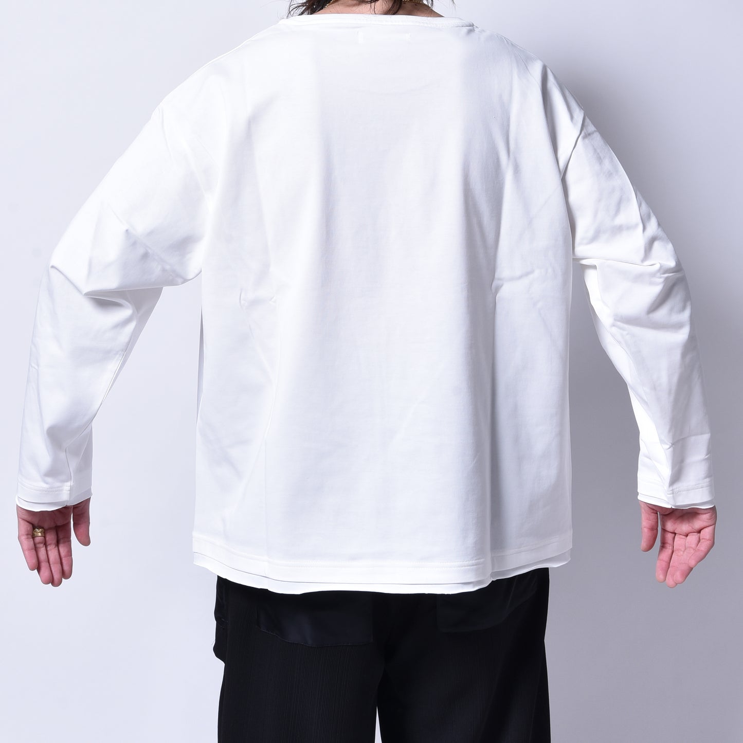 rin / Loose Neck Long Sleeve Tee WH