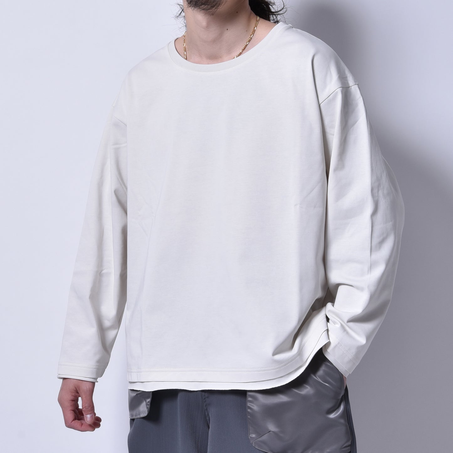 rin / Loose Neck Long Sleeve Tee CRM