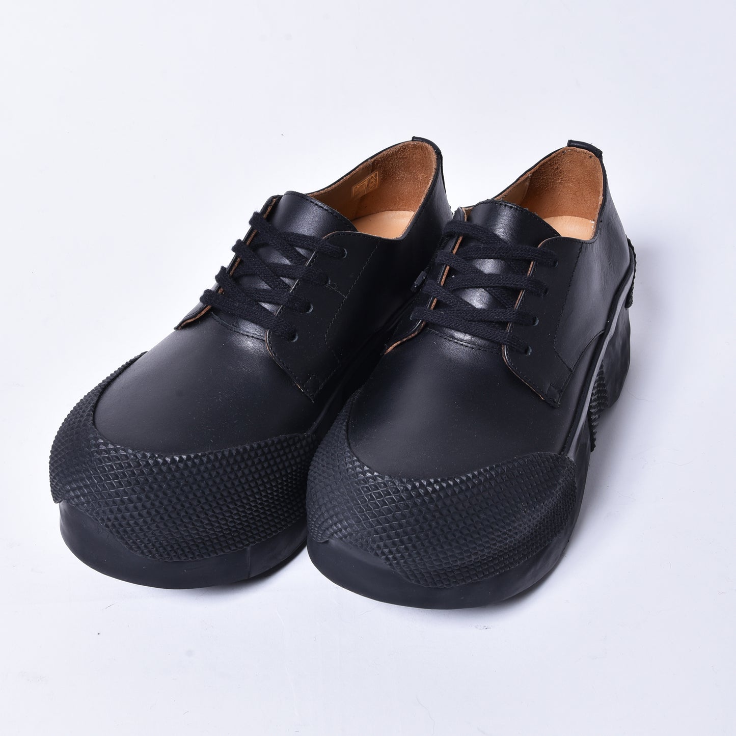 PARABOLOIDE / VULCANIZED DERBY