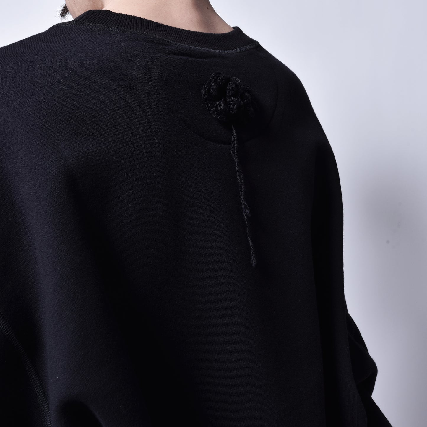 OLOAPITREPS / Embroidery batwing flower sweatshirt BK