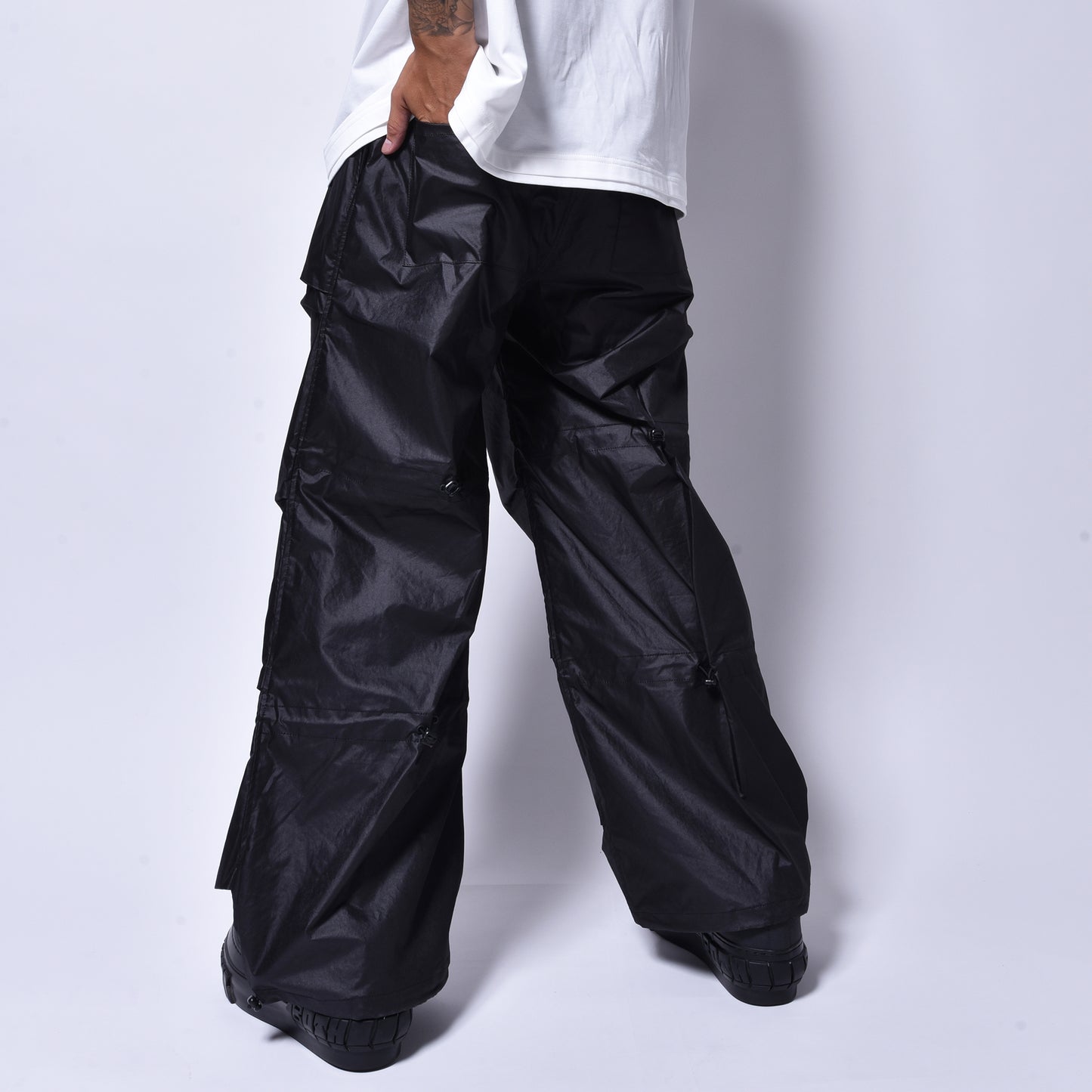 rin / Teck Tuck Wide Pants BK