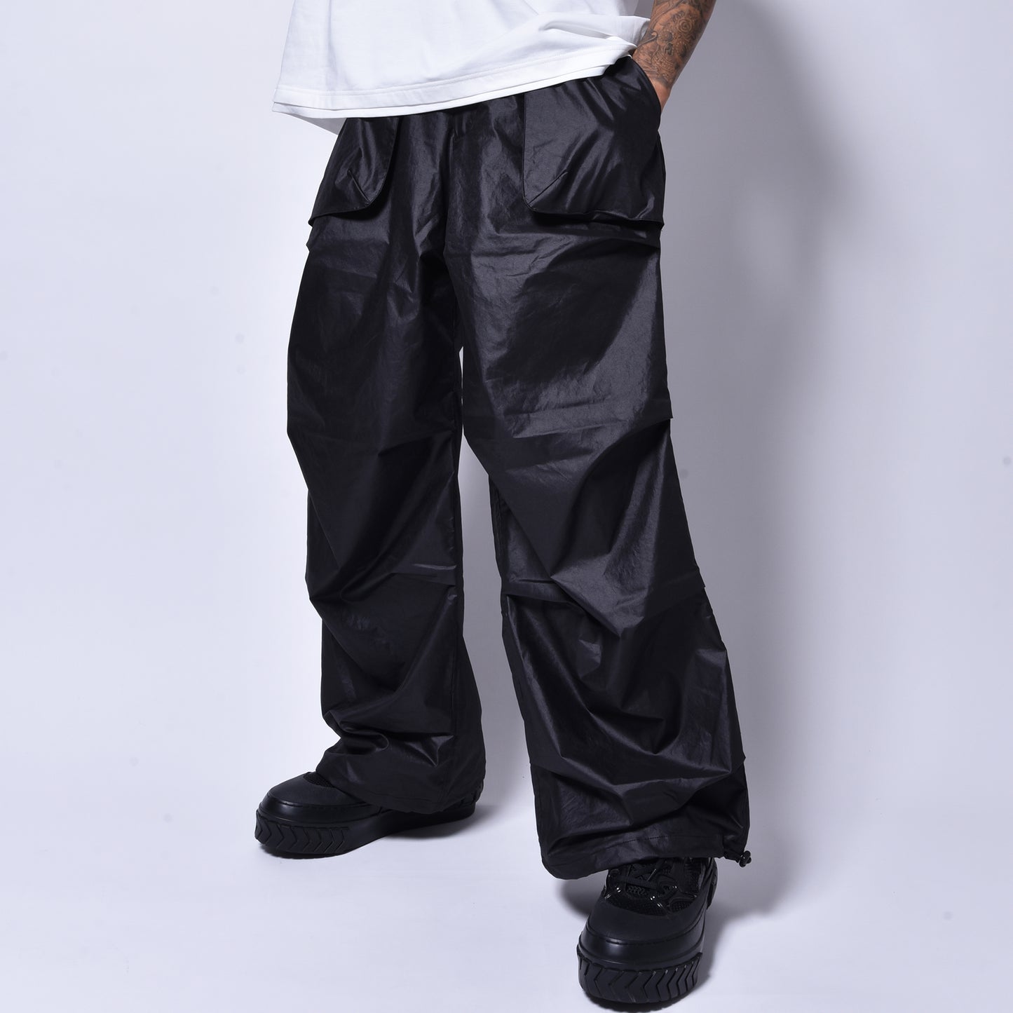 rin / Teck Tuck Wide Pants BK