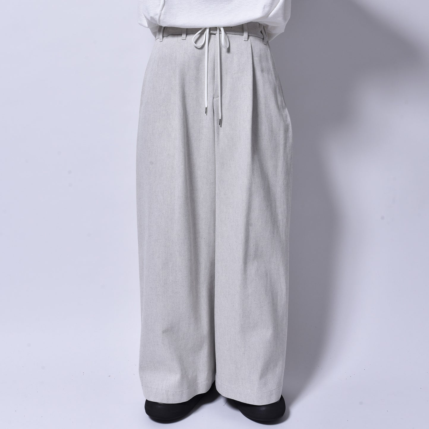 rin / One Tuck Loose Wide Pants WHBK