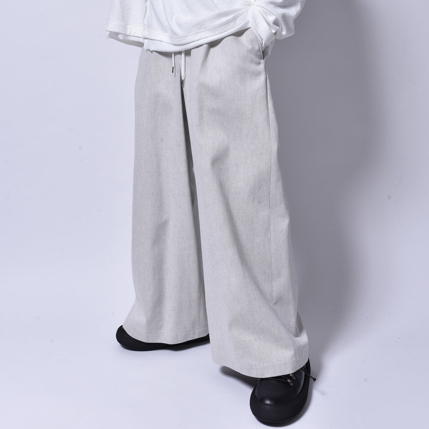 rin / One Tuck Loose Wide Pants WHBK