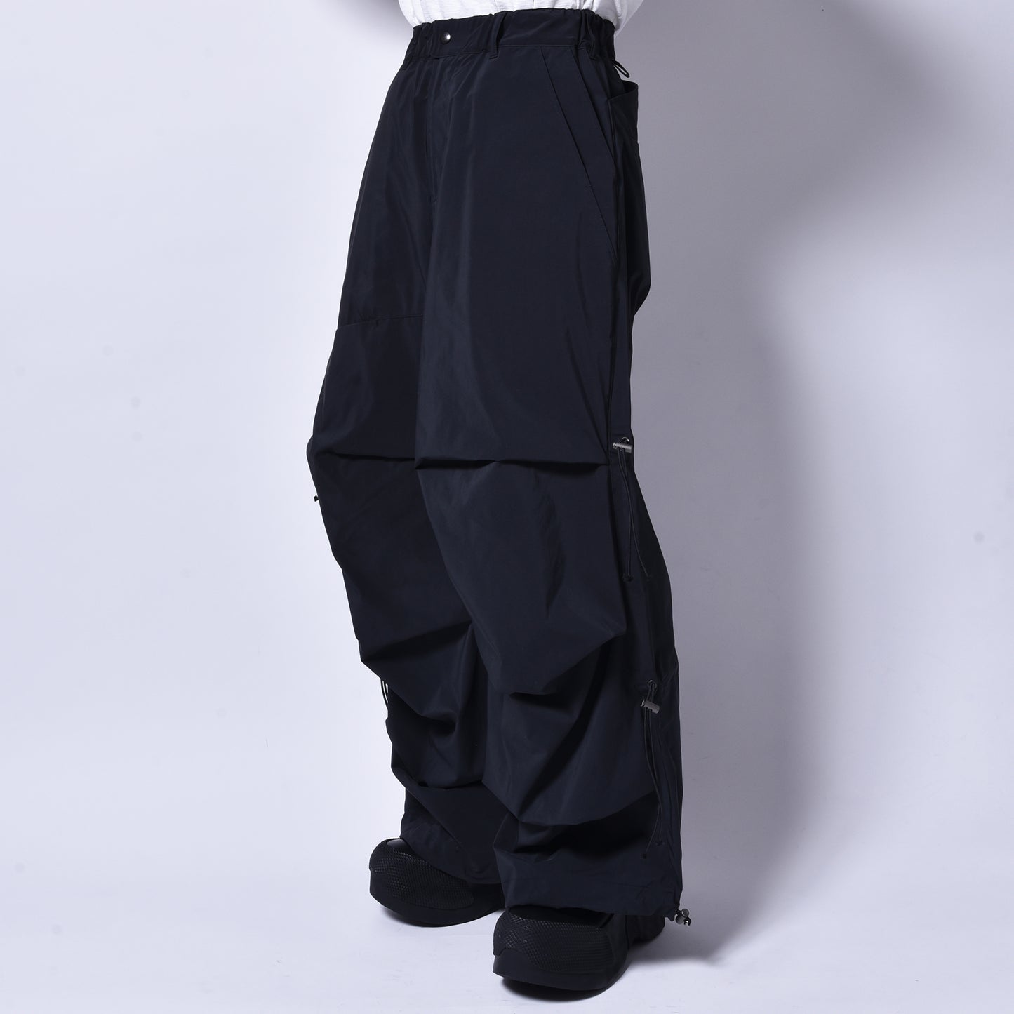 rin / Code Tuck Shaka Pants BK