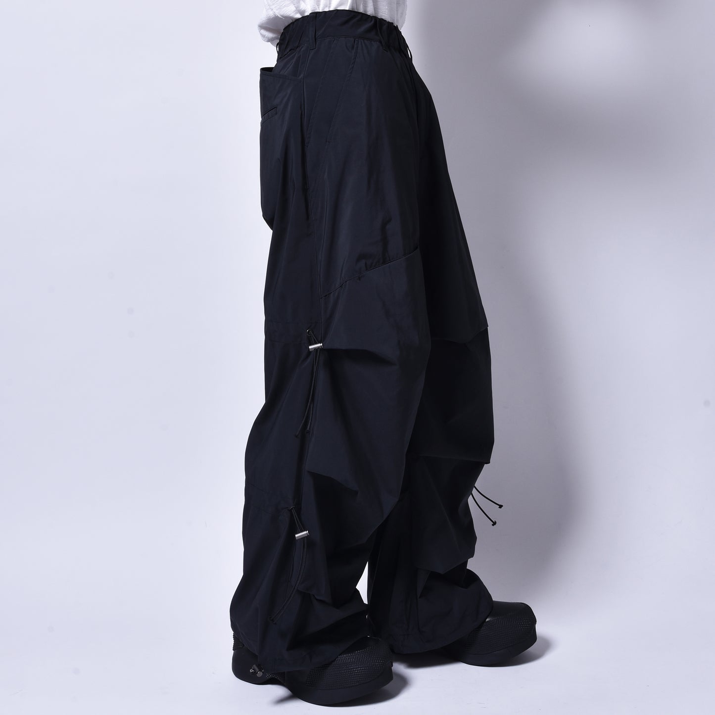 rin / Code Tuck Shaka Pants BK