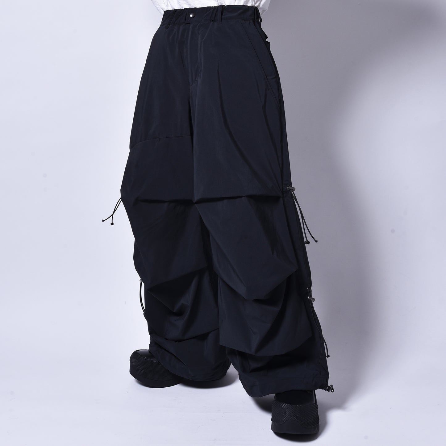 rin / Code Tuck Shaka Pants BK