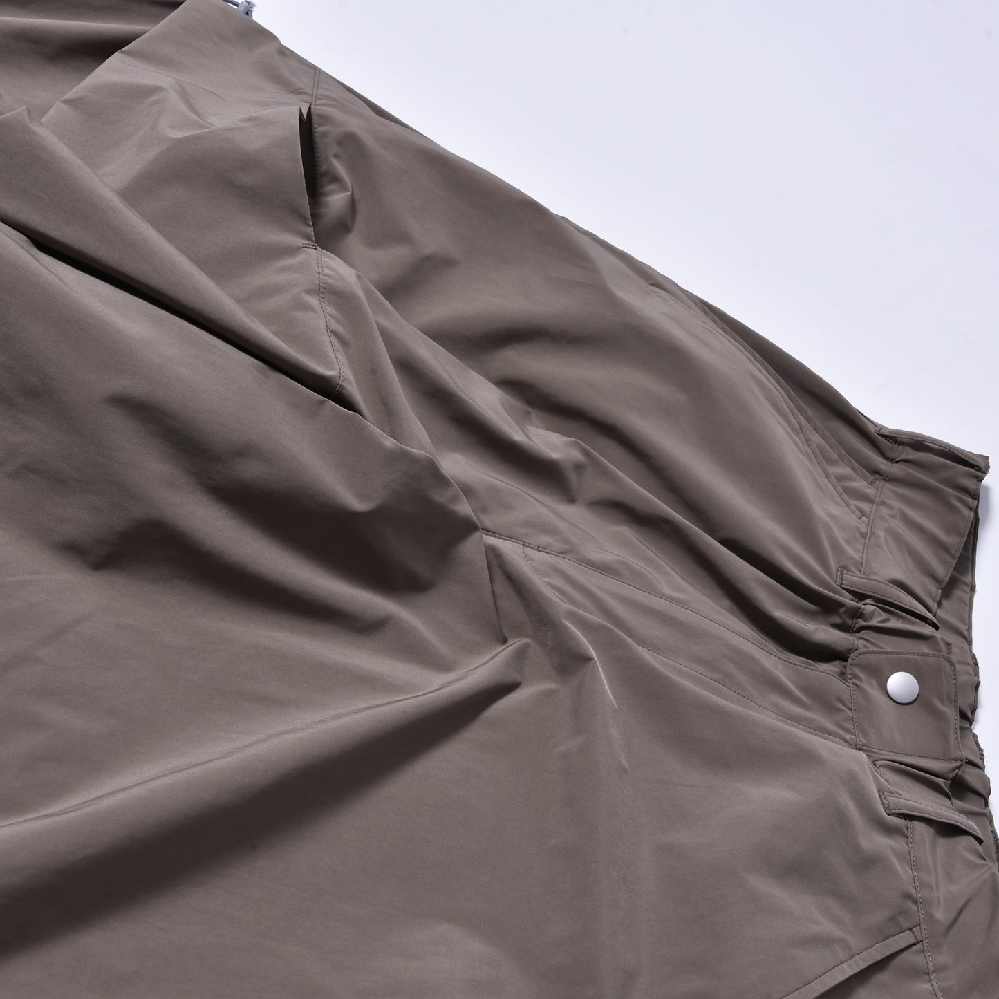 rin / Code Tuck Shaka Pants KHAKI