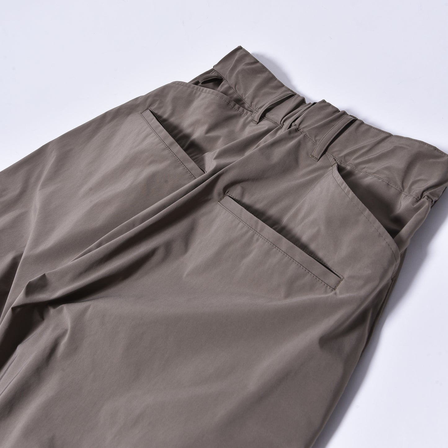 rin / Code Tuck Shaka Pants KHAKI