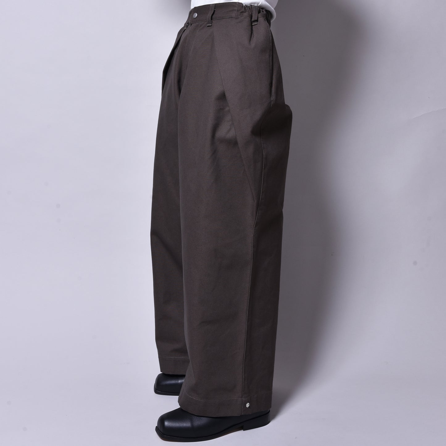rin / Over DUG Tuck Pants KHAKI