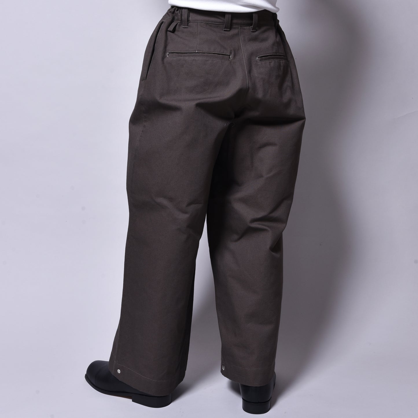 rin / Over DUG Tuck Pants KHAKI