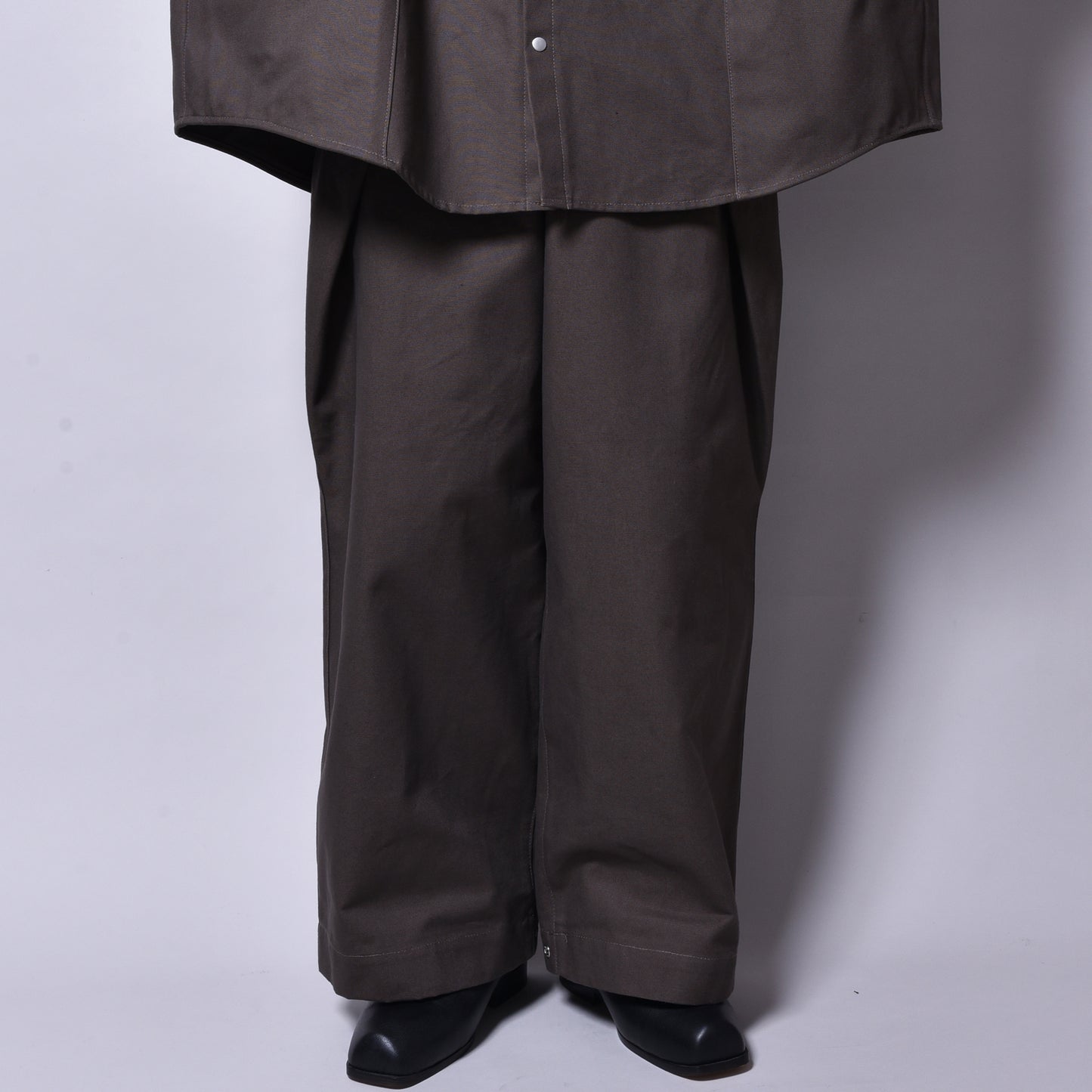 rin / Over DUG Tuck Pants KHAKI