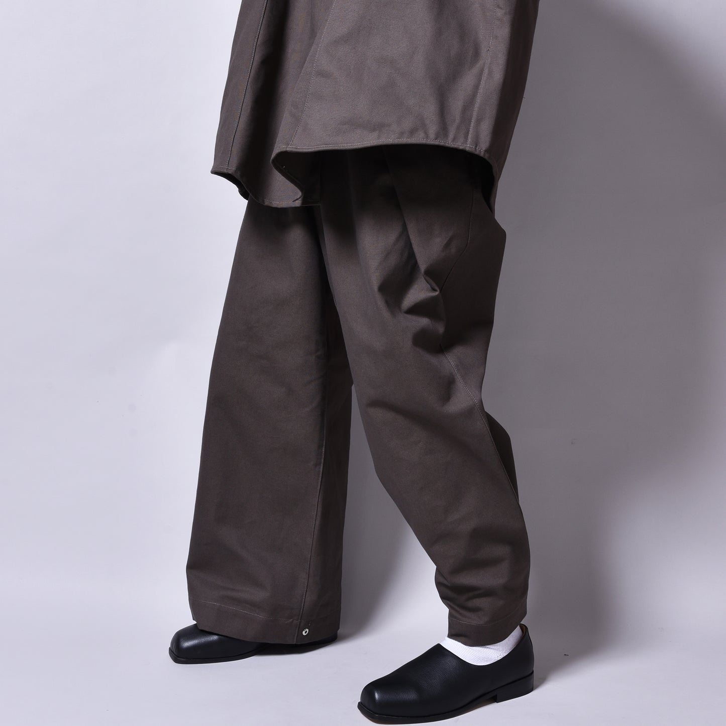 rin / Over DUG Tuck Pants KHAKI