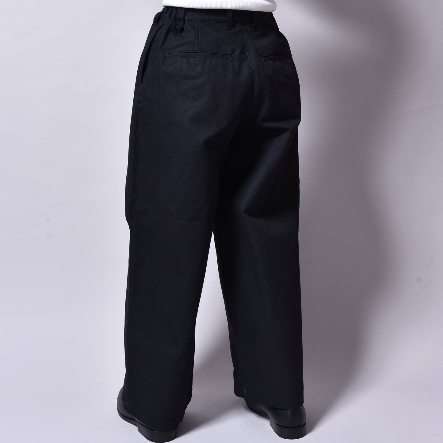 rin / Over DUG Tuck Pants BK