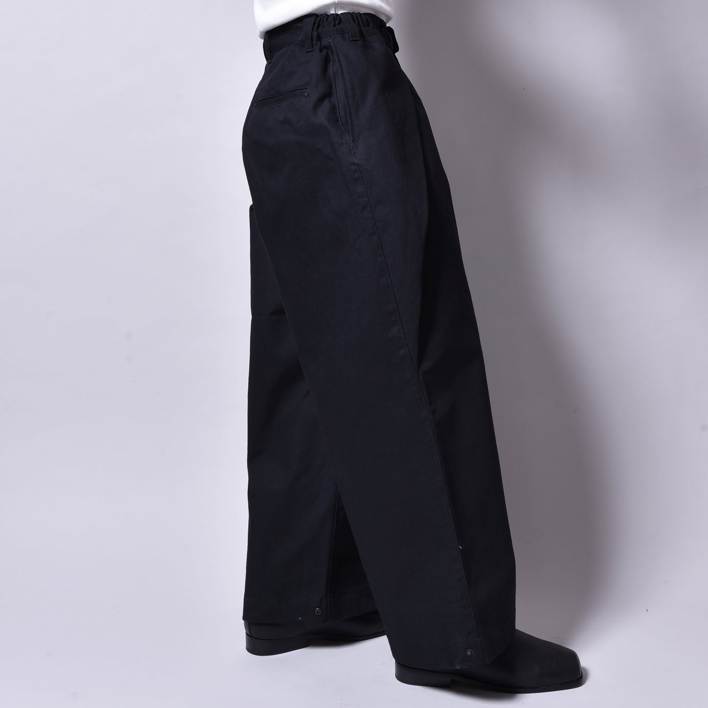 rin / Over DUG Tuck Pants BK
