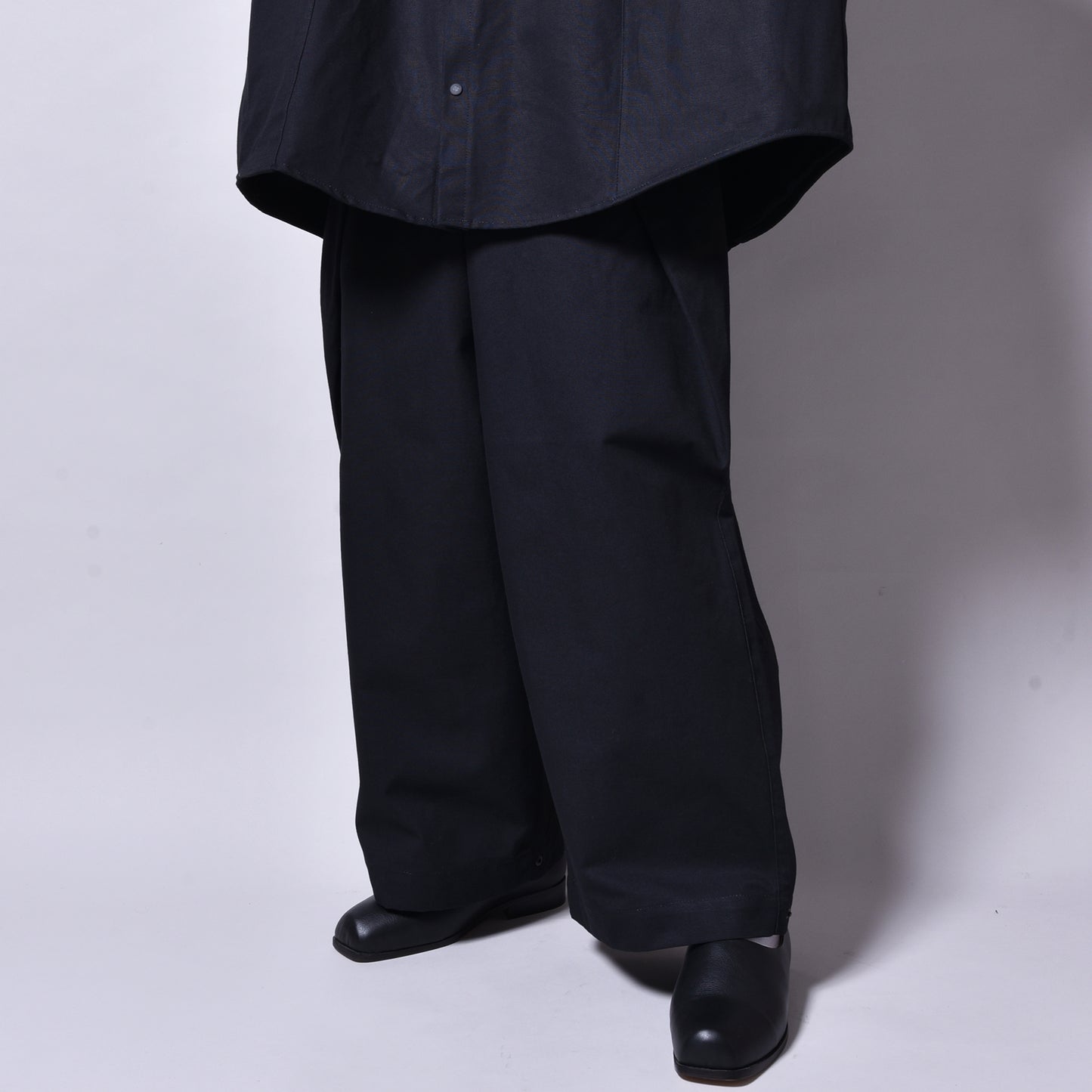 rin / Over DUG Tuck Pants BK
