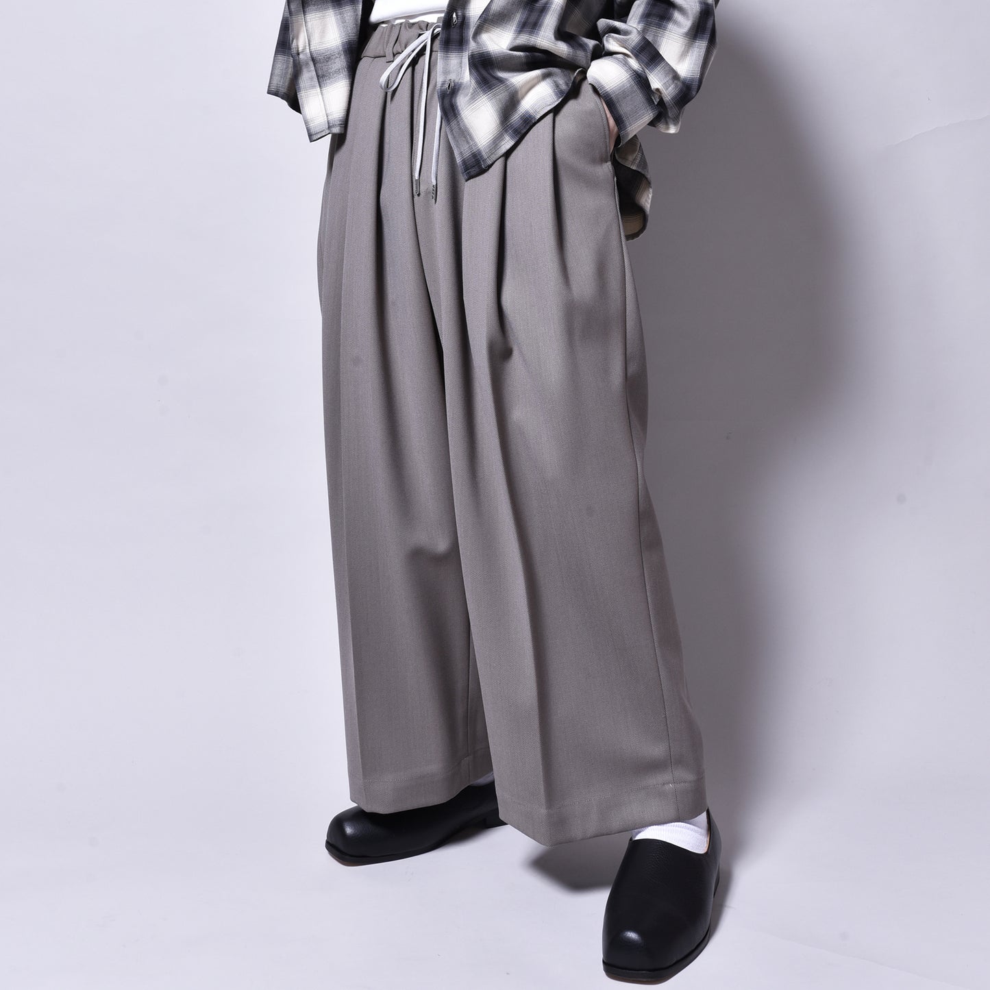 rin / Classic 3Tuck Slacks Pants KHAKI GREY